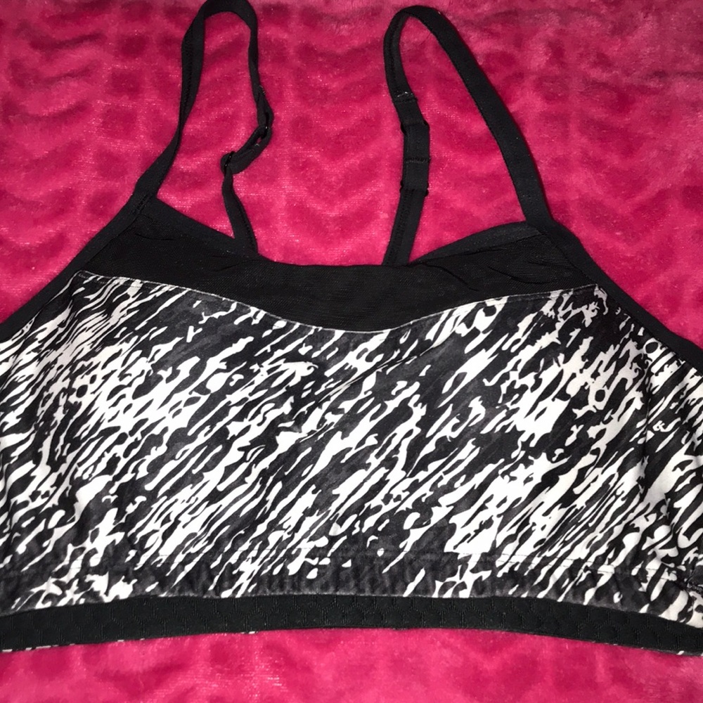 Sports bra